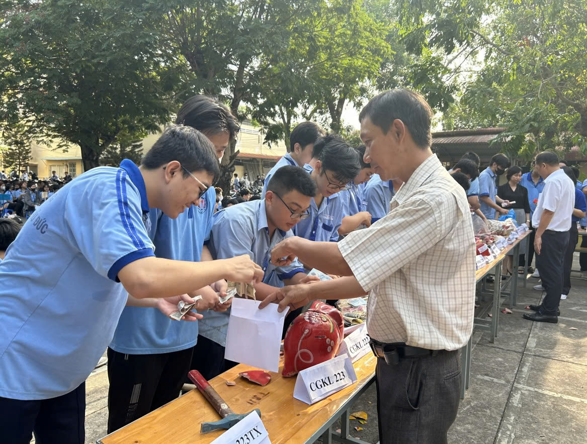 Heo đất tình bạn