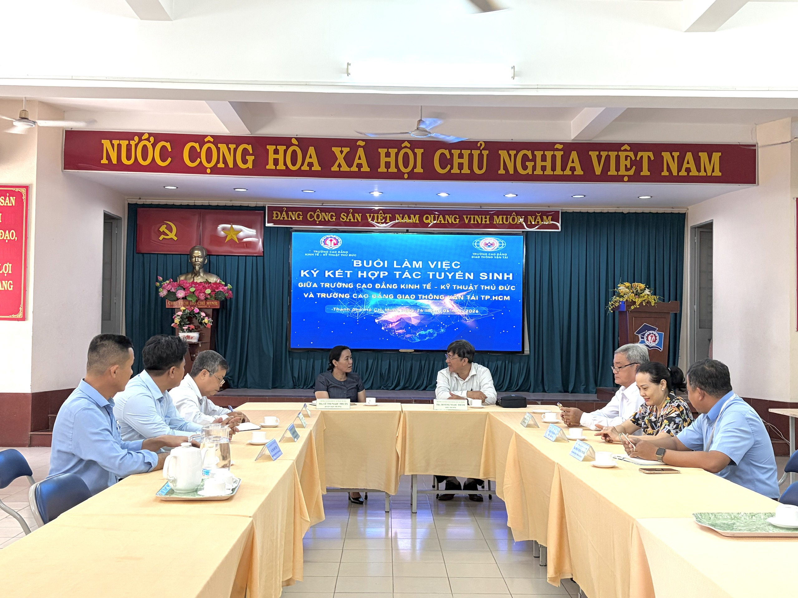 KÝ KẾT HỢP TÁC TUYỂN SINH VỚI TRƯỜNG CAO ĐẲNG GIAO THÔNG VẬN TẢI TP.HCM